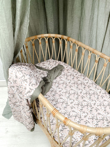 Pop Ya Tot cotton muslin bassinet sheet in Little gem floral print